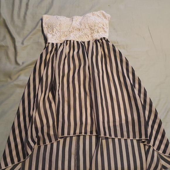 Halter dress - Picture 1 of 2